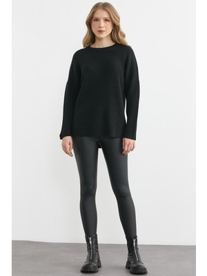 Sementa Yuvarlak Yaka Arkası Uzun Triko Kazak - Siyah