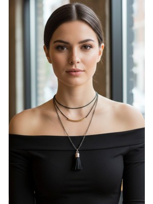 Siyah Püsküllü ve Gold Boru Detaylı Iki Sıralı Kolye - Minimalist Katmanlı Choker ve Zincir Kombini