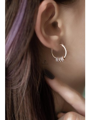 Normadia Şık Sallantılı Yuvarlak 925 Ayar Zirkon Taşlı Gümüş Küpe