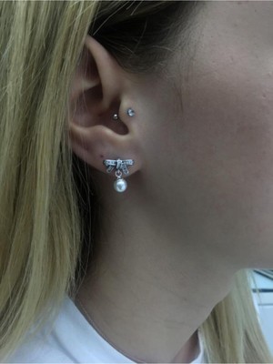 Normadia Zarif Incili Fiyonk Tasarımlı Parlak Gümüş Küpe