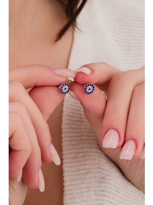 Normadia 925 Ayar Gümüş Minimal Nazar Küpe, Şık ve Zarif Tasarım