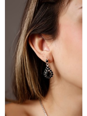 Normadia Siyah Su Yolu Zirkon Taşlı Gümüş Kaplama Küpe, Şık ve Zarif Tasarım