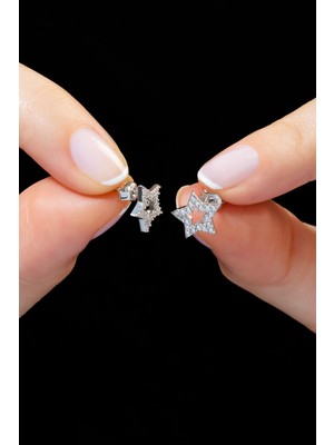 Normadia Parlak Zirkon Taşlı 925 Ayar Gümüş Küpe, Şık ve Zarif Takı