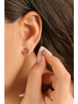 Normadia Parlak Taşlı Gümüş Sıra Küpe, Şık ve Zarif Takı Seçeneği