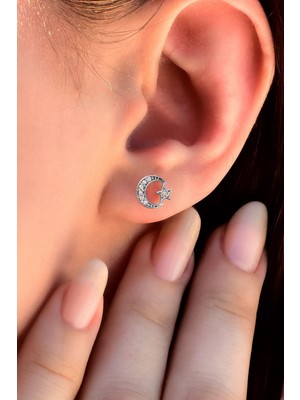 Normadia 925 Ayar Gümüş Zirkon Taşlı Yıldızlı Zarif Küpe