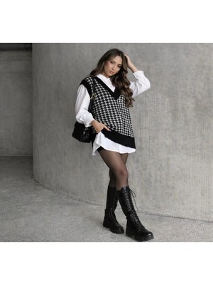 Yuga Knitting Kalın Yumuşak Dokulu Kazayağı Desen V Yaka Detaylı 65 cm Oversize Kalıp Kadın Süveteri