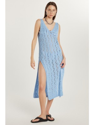 Tudors Kadın Standart Fit Akrilik Örme Desenli V Yaka Asklı Mavi Plaj Elbise