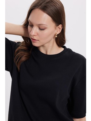 Tudors Kadın Oversize Geniş Kesim %100 Pamuk Yumuşak Dokulu Basic Bisiklet Yaka Siyah Tişört