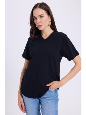 Tudors Kadın Slim Fit Dar Kesim Pamuklu Yumuşak Dokulu Likralı Esnek Kumaş Düz Basic Siyah V Yaka Tişört