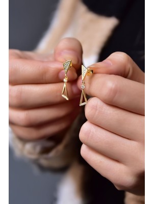 Normadia 925 Ayar Gümüş Zirkon Taşlı Geometrik Şekilli Küpe