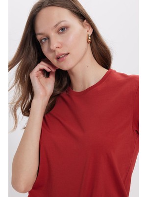 Tudors Kadın Slim Fit Dar Kesim %100 Pamuk Yumuşak Dokulu Kiremit Bisiklet Yaka Tişört