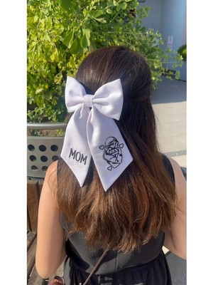 Asyakuş Anne Kız Silüetli ve Mom Nakışlı Fiyonk Otomatik Toka