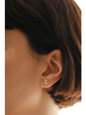 Normadia Minimal Taşlı Yaprak Gümüş Küpe, Şık ve Zarif Takı Seçeneği