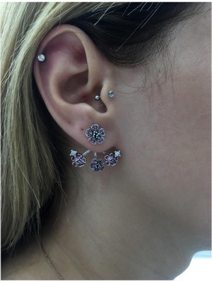 Normadia Pembe Şeftali Çiçeği Gümüş Küpe ile Zarif ve Şık Bir Tarz