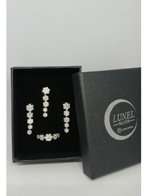 Lunel Silver 925 Ayar Gümüş Taşlı Çiçek Salkımı Takı Seti - Kolye Ucu, Küpe ve Yüzük (11,74 Gr.)