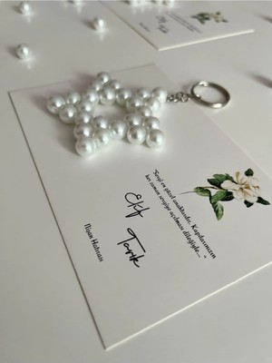 Emtory Home 50 Adet Yatay Beyaz Güllü Kişiye Özel Kartlı Anahtarlık - Kına Hediyesi - Düğün Hediyesi - Nikah