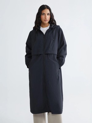 LC Waikiki Siyah Kapüşonlu Büzgülü Kadın Yağmurluk  (S6)