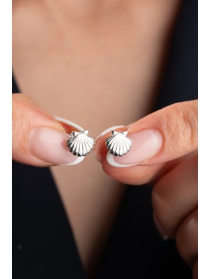 Çekirdek Jewelry 925 Ayar Gümüş İstiridye Çivili Küpe