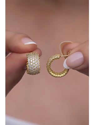 Normadia 925 Ayar Gümüş Beyaz Taşlı Yarım Tur Küpe, Zarif ve Şık Takı