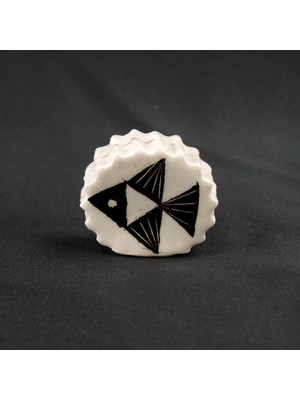 Özel Birşey Balık Desenli Fotoğraf & Kart Tutucu – El Yapımı Seramik