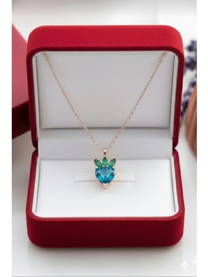 Çekirdek Jewelry 925 Ayar Gümüş Kalplı Taşlı Çilek Kolye