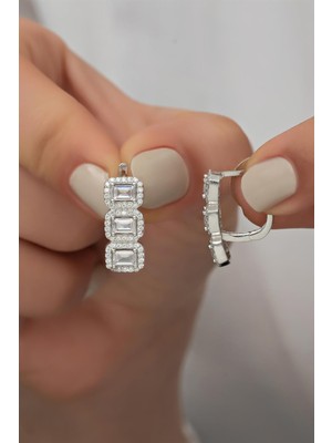 Normadia 925 Ayar Gümüş Baget Taşlı Zarif Küpe, Şık Takı Modası