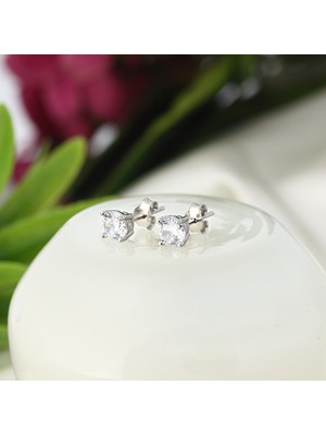 Normadia 925 Ayar Gümüş Pırlanta Tektaş Küpe 4mm Şıklığıyla Parlak Son Dokunuş