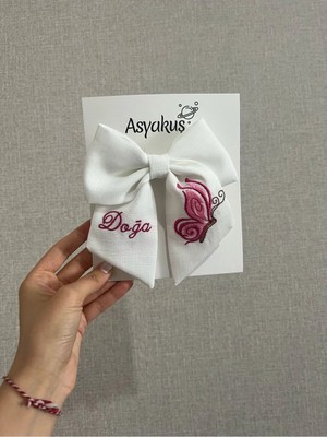 Asyakuş Isim ve Kelebek Pembe Nakışlı Fiyonk Otomatik Toka