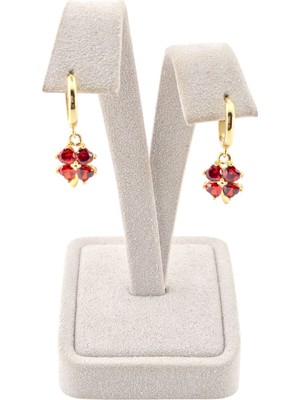 Normadia 925 Ayar Gümüş Kırmızı Zirkon Yonca Küpe, Şık ve Parlak Takı