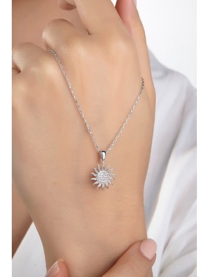 Gümüş Vadisi Kadın Orjinal 925 Ayar Gümüş Zirkon Taşlı Güneş Model Kolye Özel Tasarım