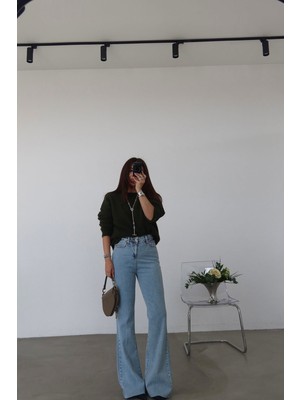 Özge Özgenç Yumaşak Dokulu Ispanyol Paça Jean