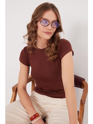 Tudors Kadın Regular Fit Klasik Kesim Bisiklet Yaka Viskon Kumaş Ultra Soft Kahverengi Tişört