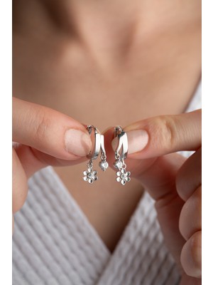 Normadia 925 Ayar Gümüş Çift Çiçek Taşlı Küpe, Şık ve Zarif Takı