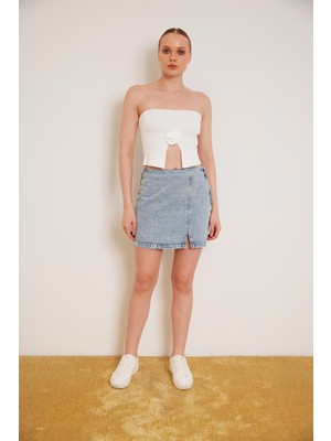 Avrile Çiçek Detaylı Triko Top