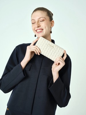 Pierre Cardin Kadın Cüzdan Bej – Deri, Şık Tasarım, Geniş Kart Bölmeli, Fermuarlı 06PC24K3024