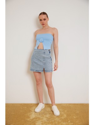 Avrile Çiçek Detaylı Triko Top