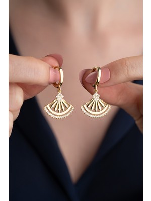 Normadia Parlak 925 Ayar Gümüş Trend Küpe, Şık ve Zarif Tasarım