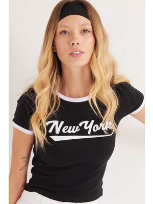 Tudors Kadın Slim Fit Dar Kesim %100 Pamuk Bisiklet Yaka Baskılı Siyah Tişört