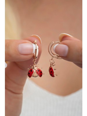 Normadia 925 Ayar Gümüş Rose Mineli Uğur Böceği Küpe, Zarif ve Şık Tasarım