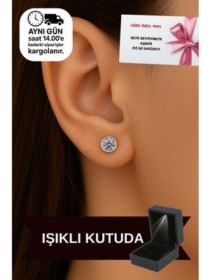 Normadia Işıklı Kutuda 925 Ayar Gümüş Tektaş Çift Kadın Küpe