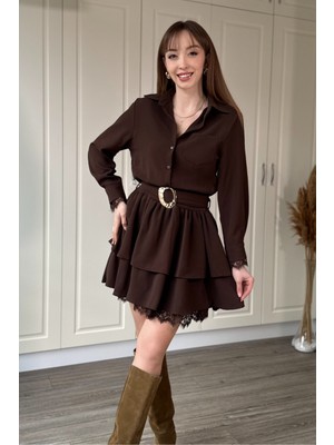 Dilay Gökoğlu Butik Gömlek Yaka Dantel Detay Mini Kahverengi Elbise