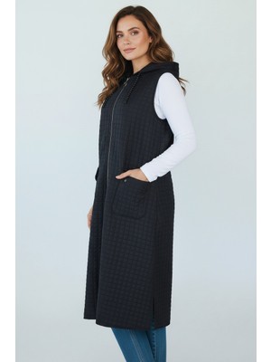 Önü Fermuarlı Kapüşonlu Üstten Cepli Kapitone Yelek