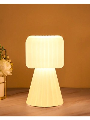 Magna Manyetik Şarjlı Masa Lambası