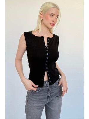 Madmext Siyah Bisiklet Yaka Düğmeli Kadın Bluz MG2638