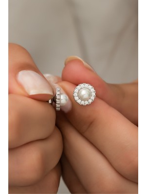 Normadia 925 Ayar Gümüş Tektaş Inci Küpe, Zarif ve Parlak Takı Seçeneği