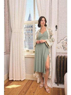 MOTTO10 Butik Çiçek ve Yaprak Desenli Dantelli ve Dekolteli Sabahlık Takımı