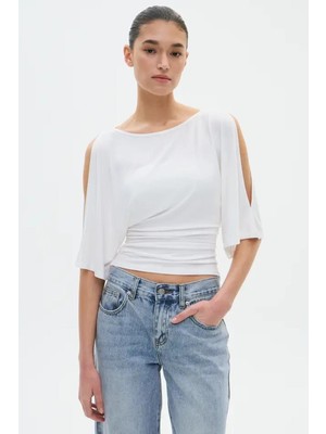 Madmext Beyaz Belden Büzgülü Yarasa Kollu Açık Omuz Bluz MG2672