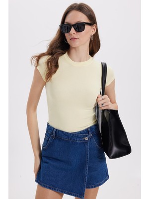 Tudors Kadın Slim Fit Dar Kesim Bisiklet Yaka Viskon Kumaş Ultra Soft sarı Tişört