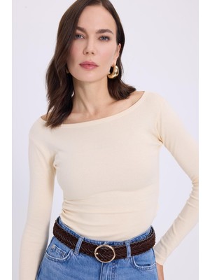 Tudors Kadın Slim Fit Dar Kesim Pamuklu Modal Kumaş Uzun Kollu Kayık Yaka Bej Bluz