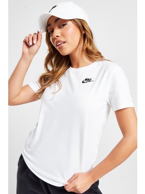 Nike Sportswear Club Essentials Womens T-Shirt Kadın Tişört Beyaz